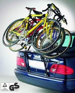 Крепление велосипеда на заднюю дверь PERUZZO New Hi-Bike для 3-х велосипедов, цвет черный (упаковка коробка)