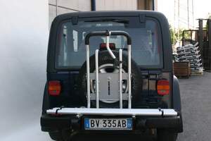 Крепление велосипеда на запас. колесо PERUZZO 4x4 Brennero для 2-х велосипедов, крепление за колеса (рельс)