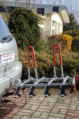 Крепление велосипеда на фаркоп AMOS TYTAN 4 PLUS Платформа для 4-х велосипедов, сталь/цвет серебристый Крепление велосипеда на фаркоп AMOS TYTAN 4 PLUS Платформа для 4-х велосипедов, сталь/цвет серебристый