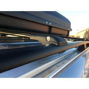 Багажные поперечины WingCarrier V1 на рейлинги KIA Sedona I, III 1998-2014 с замком, черные Багажные поперечины WingCarrier V1 на рейлинги KIA Sedona I, III 1998-2014 с замком, черные