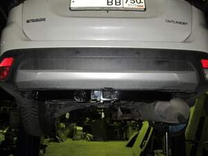 Фаркоп Mitsubishi Outlander 2014-2022 съемное крепление шара под американский квадрат