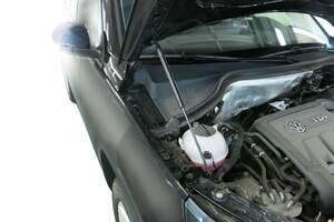 Упоры капота «Автоупор» для Volkswagen Tiguan 2011-2018