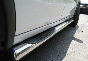 Защита порогов В2 труба D70  нержавейка с накладками  3 проступи для VW  T5, T6 (2003-2022) LONG