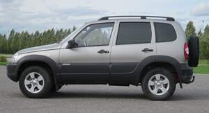 Рейлинги «APS» продольные алюминиевые для CHEVROLET NIVA/TRAVEL (2002-2020/2020-н.в.) черные