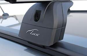 Багажник «LUX» с дугами 1,3м прямоугольные в пластике для Mitsubishi Pagero Sport III 2016-н.в. с интегр. рейлингами