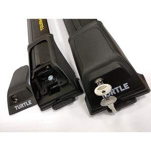 (b) Поперечины Tourmaline V2 на интегрированные рейлинги черные (b) Поперечины Tourmaline V2 на интегрированные рейлинги черные