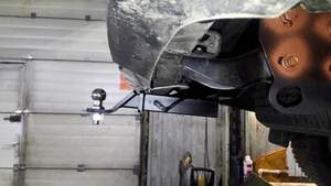 Фаркоп Subaru Forester 1997-2008 съемное крепление шара под американский квадрат