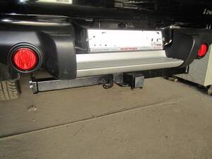 Фаркоп с хромированной накладкой Mitsubishi L200 2006-2015 съемное крепление шара под американский квадрат