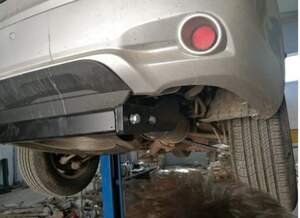 Фаркоп с хромированной накладкой Toyota Highlander 1 XU20-40 2003-2010, Lexus RX 300,350,400 2003-2009 съемное крепление шара под американский квадрат