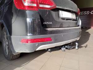 Фаркоп с хромированной накладкой Haval H6 2014-2020 съемное крепление шара под американский квадрат