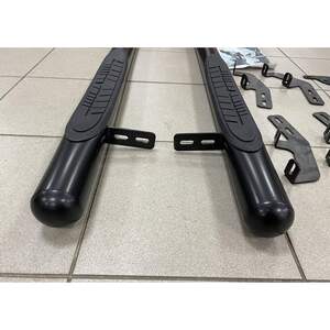 Пороги трубы с накладками d70 мм для TOYOTA HILUX 2015-н.в. черные