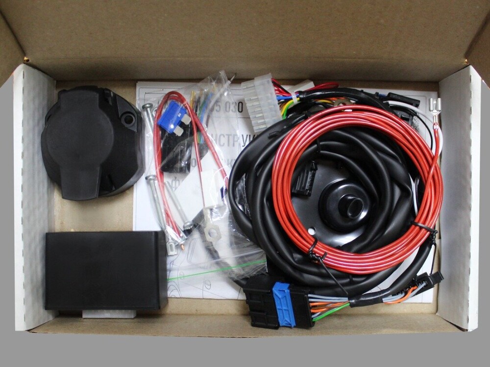 (a) Комплект электрики универсальный (розетка 7-pin + электропроводка 1,9 метра) (a) Комплект электрики универсальный (розетка 7-pin + электропроводка 1,9 метра)