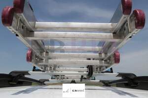 (а) Фиксаторы грузов (высота 15 см, комплект 4 шт.)для аэродинамических поперечин с креплением в верхний паз