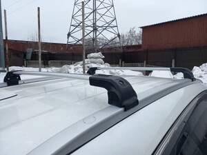 Багажные поперечины Strong Crossbar на интегриров.рейлинги MITSUBISHI Outlander III/IV SUV 5дв (2013-2021/2021-н.в.) с замком, серебристые Багажные поперечины Strong Crossbar на интегриров.рейлинги MITSUBISHI Outlander III/IV SUV 5дв (2013-2021/2021-н.в.) с замком, серебристые