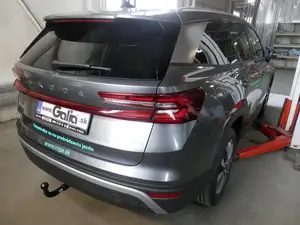 Быстросъёмный вертикальный фаркоп Galia S120V для Skoda Kodiaq