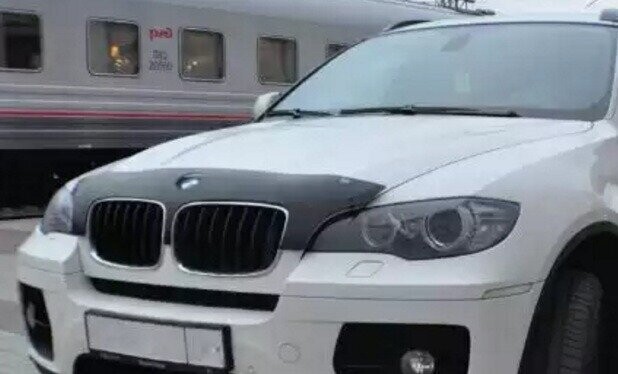 Дефлектор для капота (отбойник) BMW X5 (2007-; E70) X6 (2008-; E71) "VIP-TUNING" Дефлектор для капота (отбойник) BMW X5 (2007-; E70) X6 (2008-; E71) "VIP-TUNING"